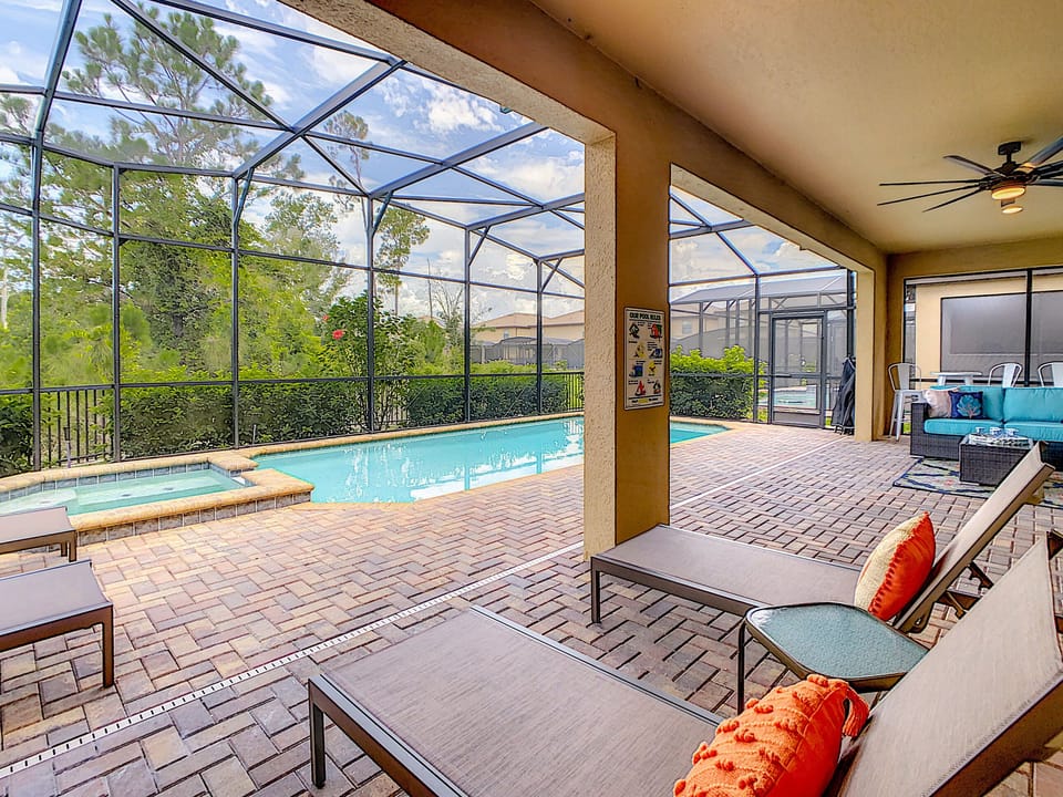 Private Heated Pool And Spa - No Backyard Neighbors