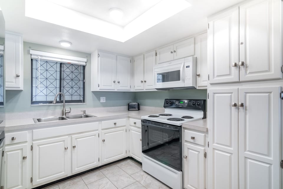 Indoors, Room, Kitchen, Oven, Sink Faucet