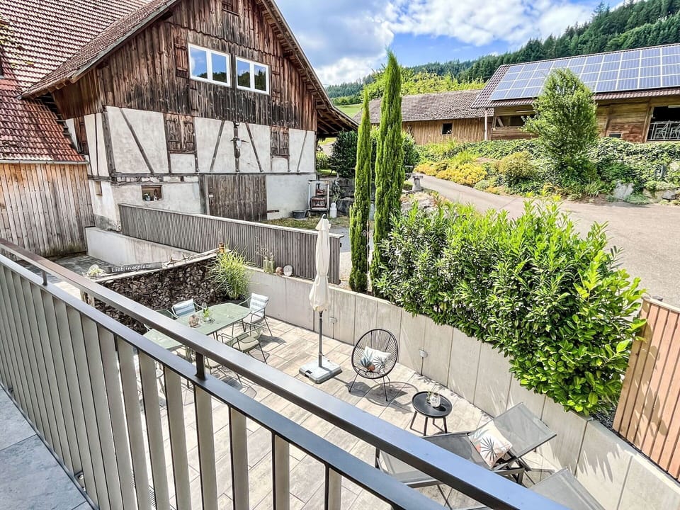 Home, Cottage, Garden, Backyard, Shade, Balcony, Yard, Landscaping, Estate, Courtyard