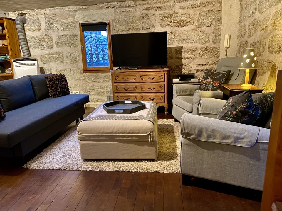 3rd floor with sofa bed, ottoman bed, two recliners, smart TV, full bathroom