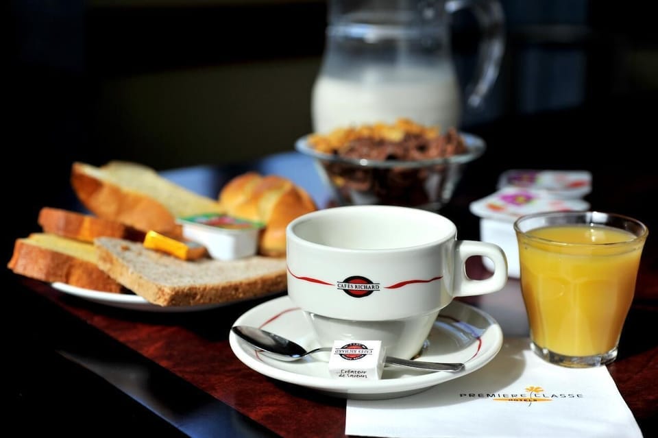 Daily buffet breakfast (EUR 7 per person)