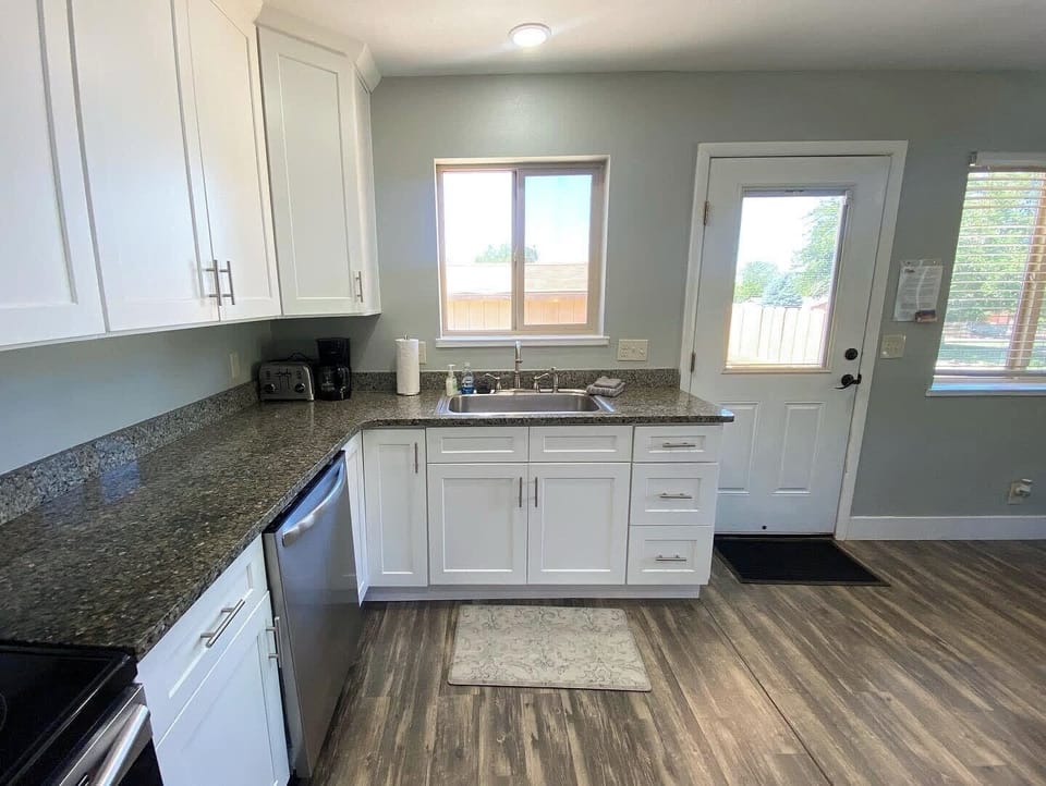 Whether you're brewing your morning coffee or preparing dinner after a day at Zion, this fully equipped kitchen has everything you need.