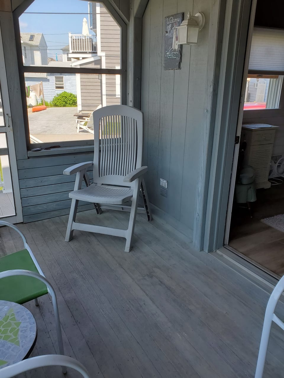 Screened in porch
