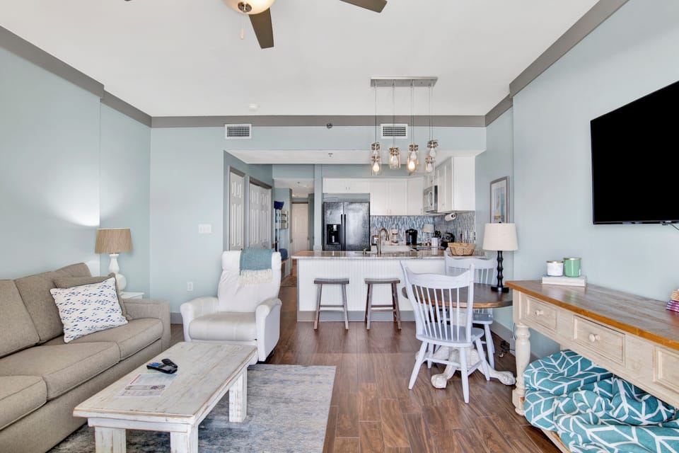 Kitchen and round table for extra and ample seating.  Also counter seating too!