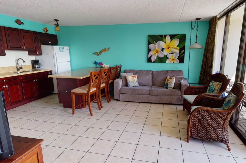 Flooring, Couch, Furniture, Living Room, Room