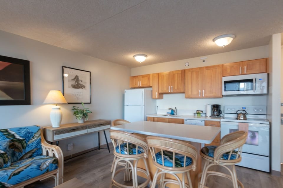 Indoors, Room, Chair, Furniture, Oven