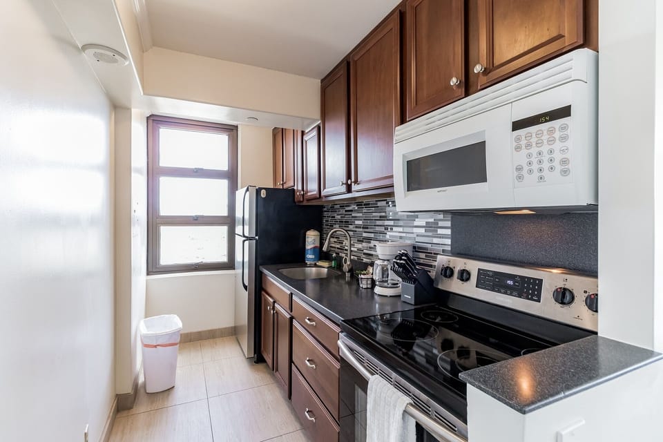 Room, Indoors, Oven, Kitchen, Flooring