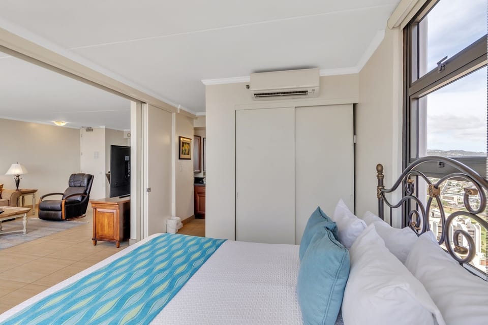Bedroom, Room, Indoors, Furniture, Flooring