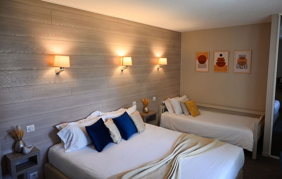 Standard Triple Room | Premium bedding, in-room safe, desk, soundproofing