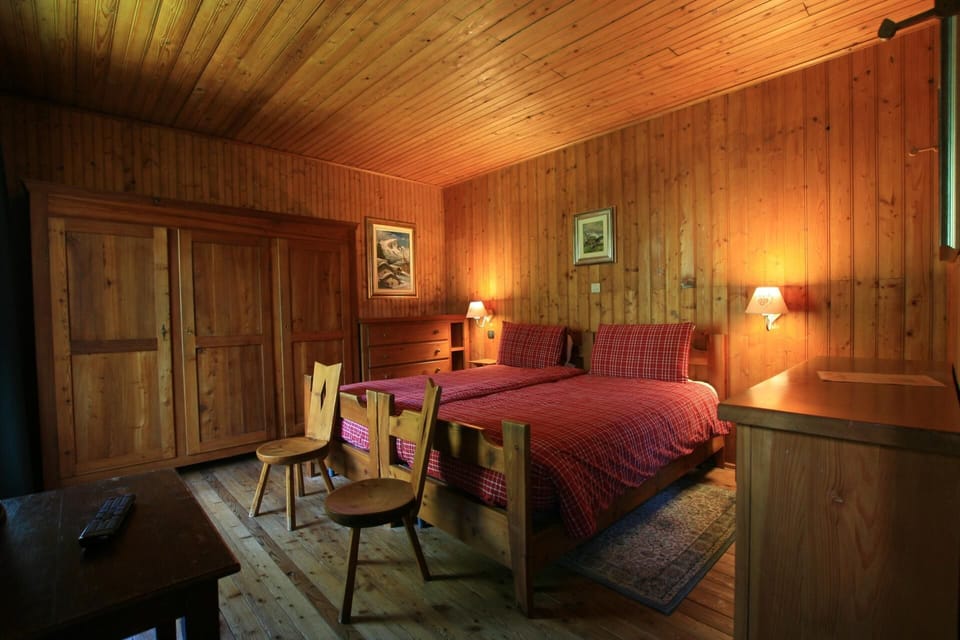 Family Room | In-room safe, blackout drapes, free WiFi, bed sheets