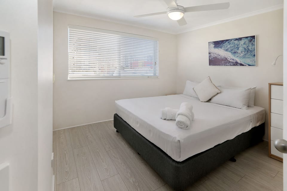 Standard Apartment | 3 bedrooms, iron/ironing board, WiFi (free), bed sheets