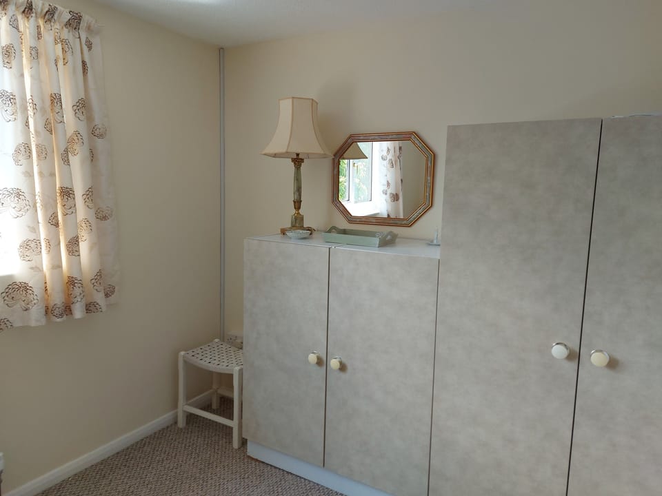 House | 3 bedrooms, iron/ironing board, free WiFi, bed sheets