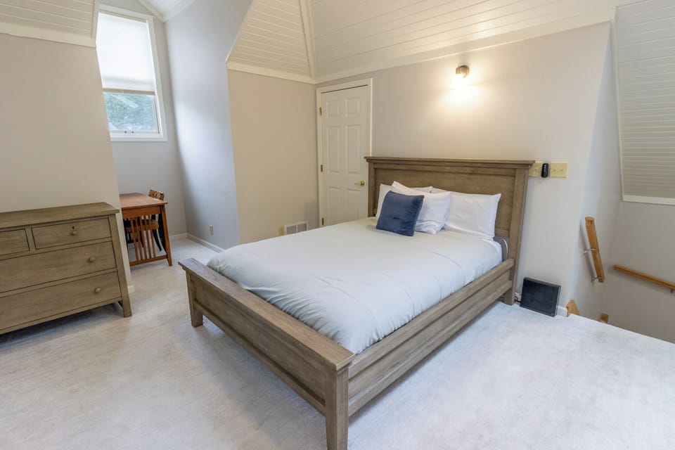 Loft | Queen | Attached Bath