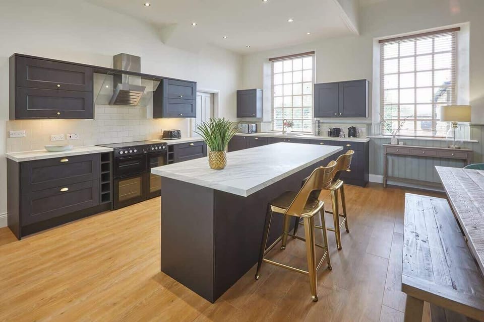 Dunsley Chapel, Dunsley - Host & Stay