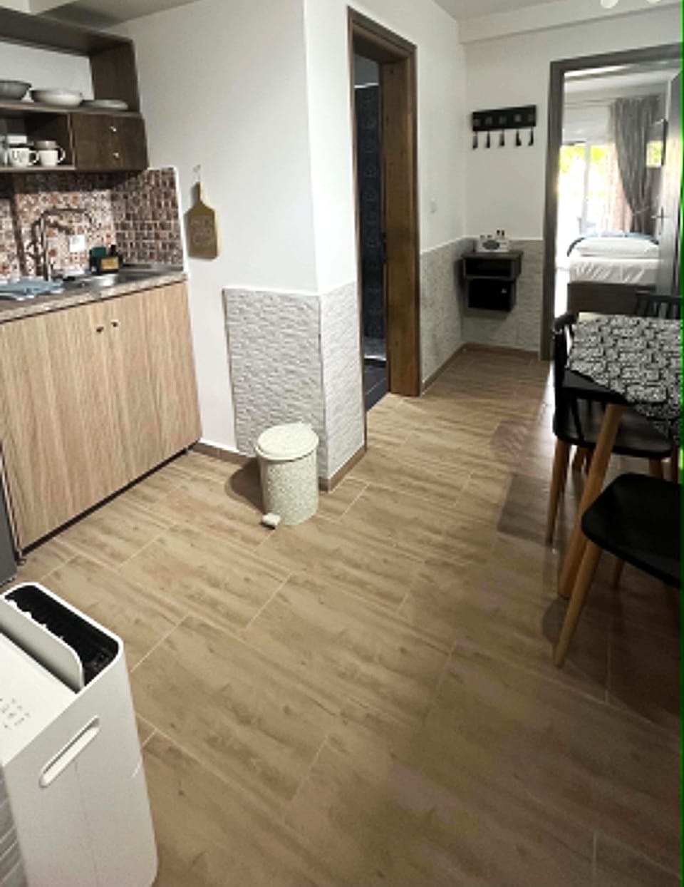 Superior Studio | Private kitchen | Fridge, stovetop, cookware/dishes/utensils