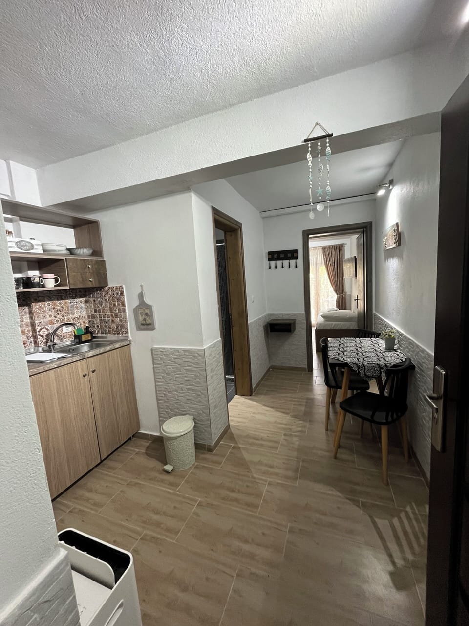 Superior Studio | Private kitchen | Fridge, stovetop, cookware/dishes/utensils