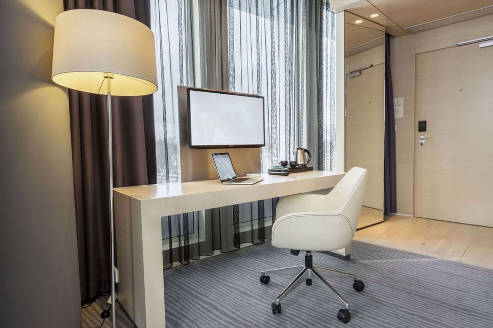 Deluxe Twin Room | Soundproofing, free WiFi, bed sheets, wheelchair access