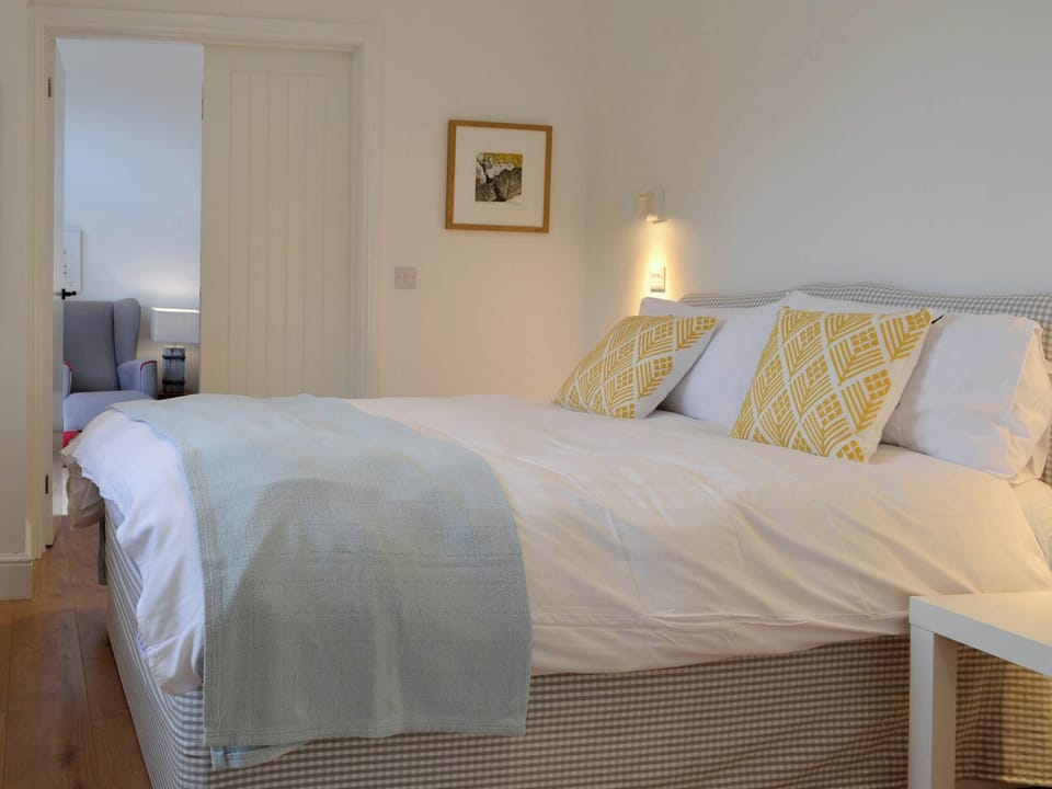 Ground floor bedroom | Printmakers Cottage, Bellanoch, near Lochgilphead