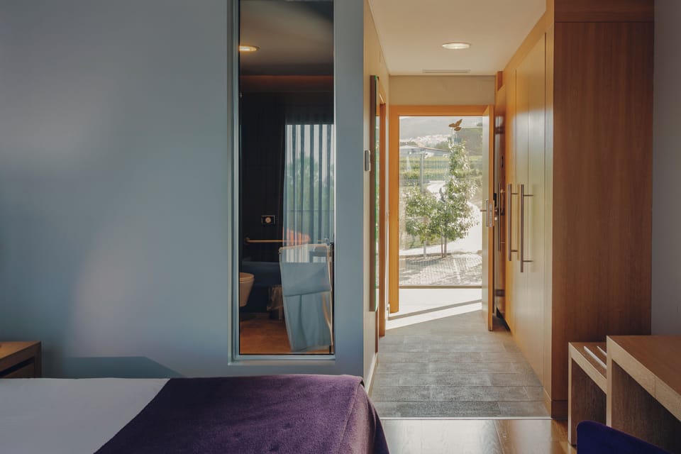 Classic Double Room, 1 Double Bed, Accessible, Non Smoking | Minibar, in-room safe, desk, blackout drapes