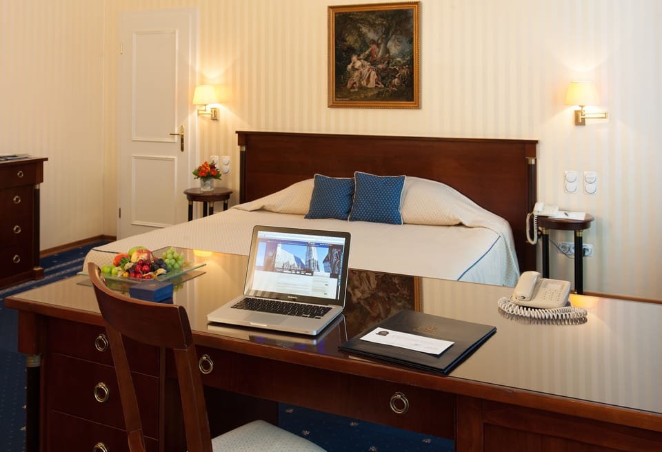 Business Room | Living area | Smart TV