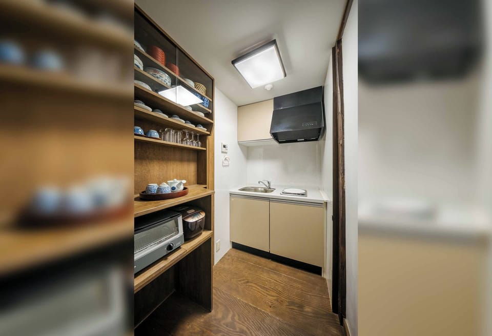 Holiday Rentals | Private kitchen | Fridge, microwave, stovetop, coffee/tea maker