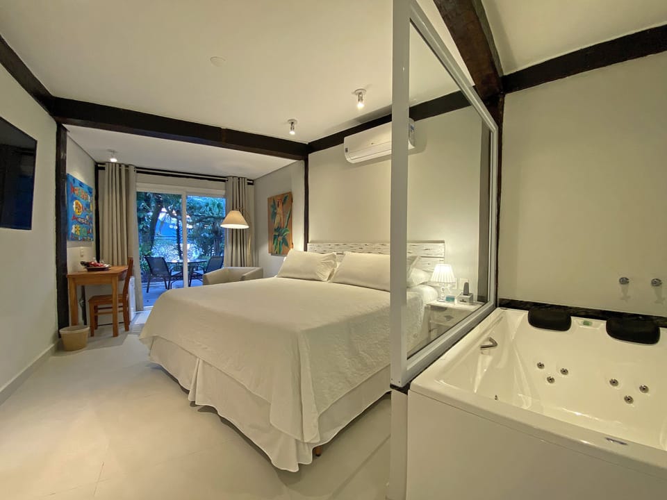 Bonete Casal | Minibar, in-room safe, blackout drapes, WiFi (free)
