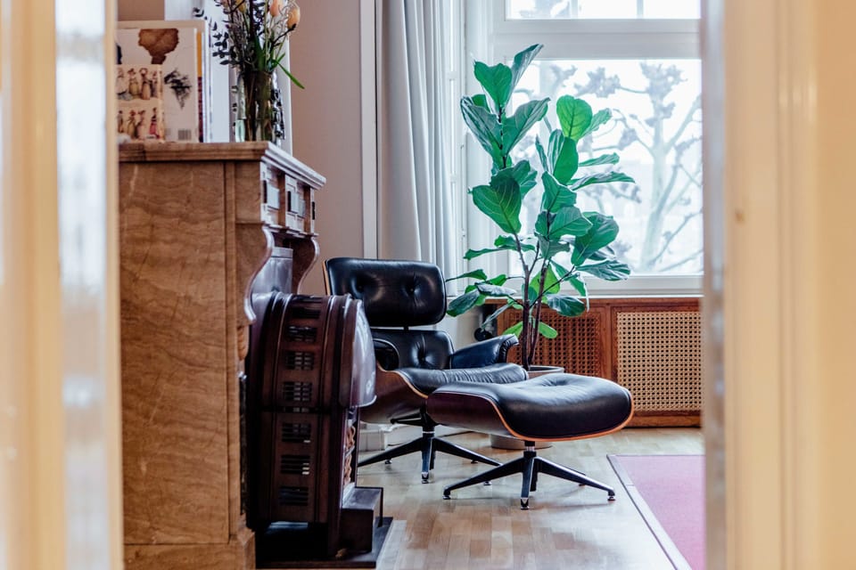 Superior Apartment, 2 Bedrooms, Terrace, City View | Living area | 44-inch LED TV with cable channels, TV, Netflix