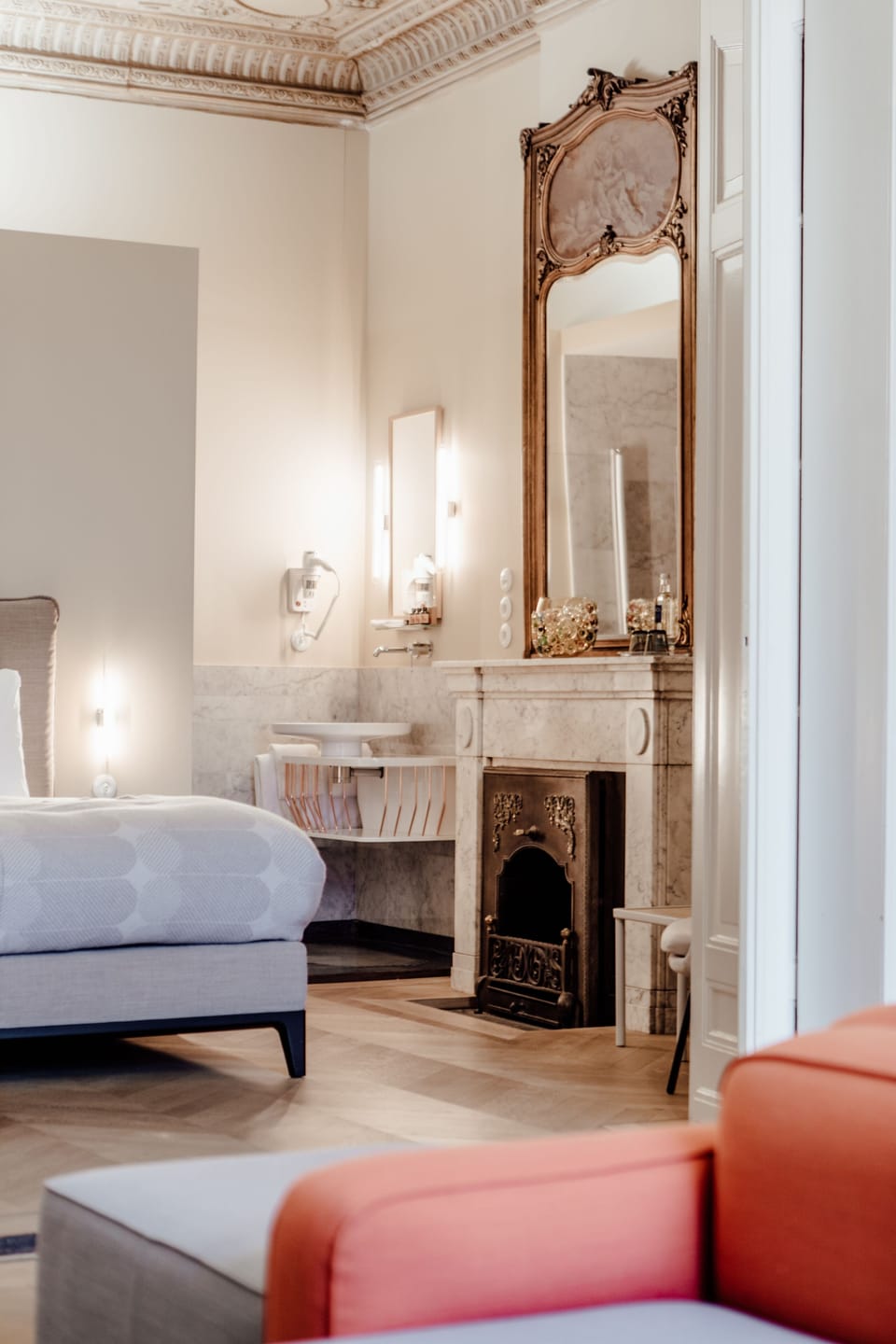 Superior Suite, City View | Bathroom | Free toiletries, hair dryer, bathrobes, slippers