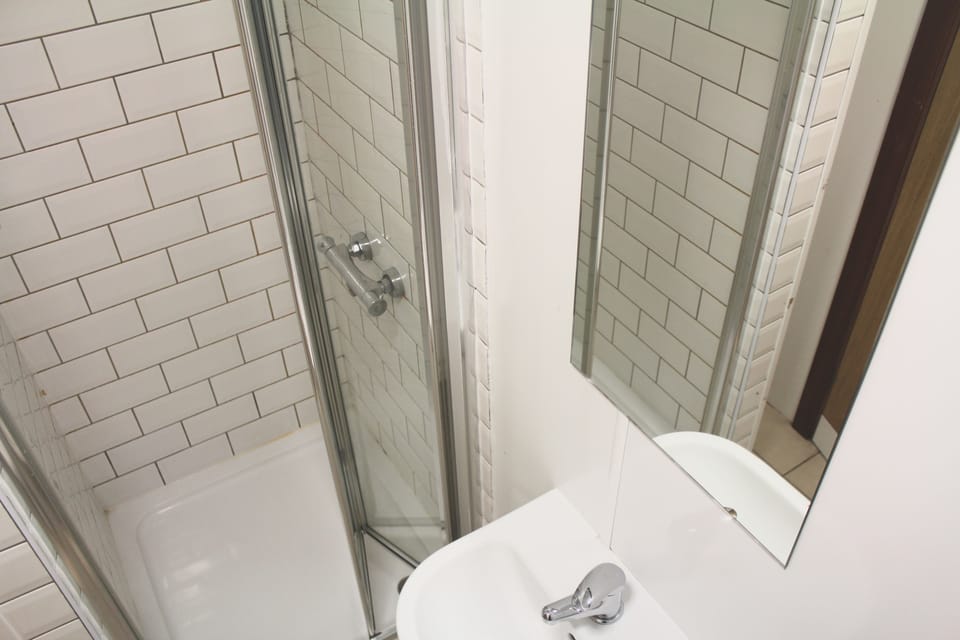 1 bed in shared, mixed room of 4 - shared bathroom | Bathroom | Shower