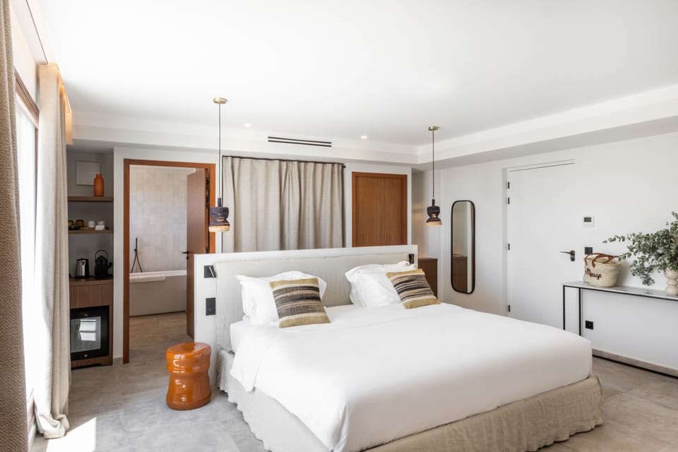 Brégançon Suite | Premium bedding, pillowtop beds, minibar, in-room safe