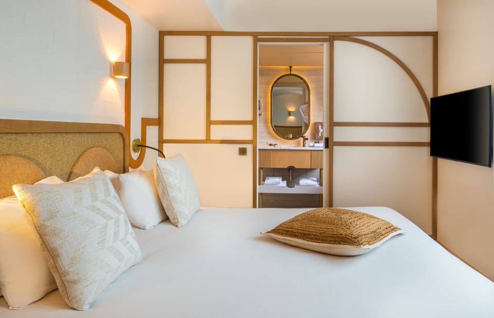 Deluxe Triple Room | Premium bedding, minibar, in-room safe, desk