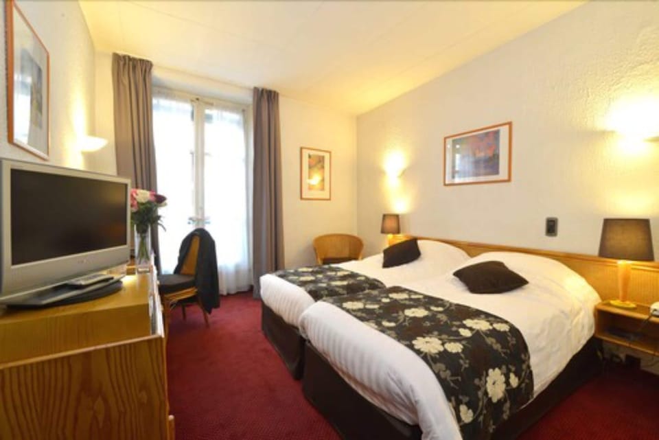 Standard Room, 2 Twin Beds | Premium bedding, in-room safe, desk, blackout drapes