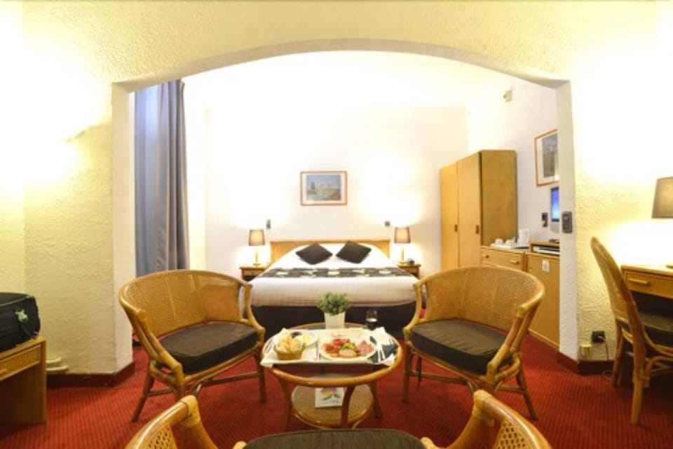 52-cm LCD TV with cable channels, TV, DVD player