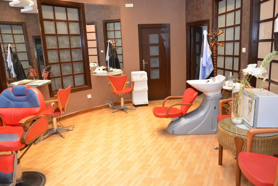 Hair salon