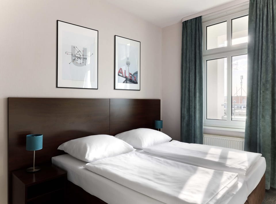 Double Room for 3 guests with Extra Bed | Living area | TV