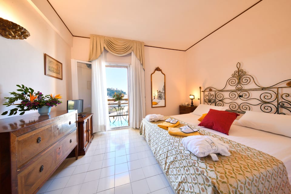 Superior Double Room | Minibar, free WiFi, bed sheets