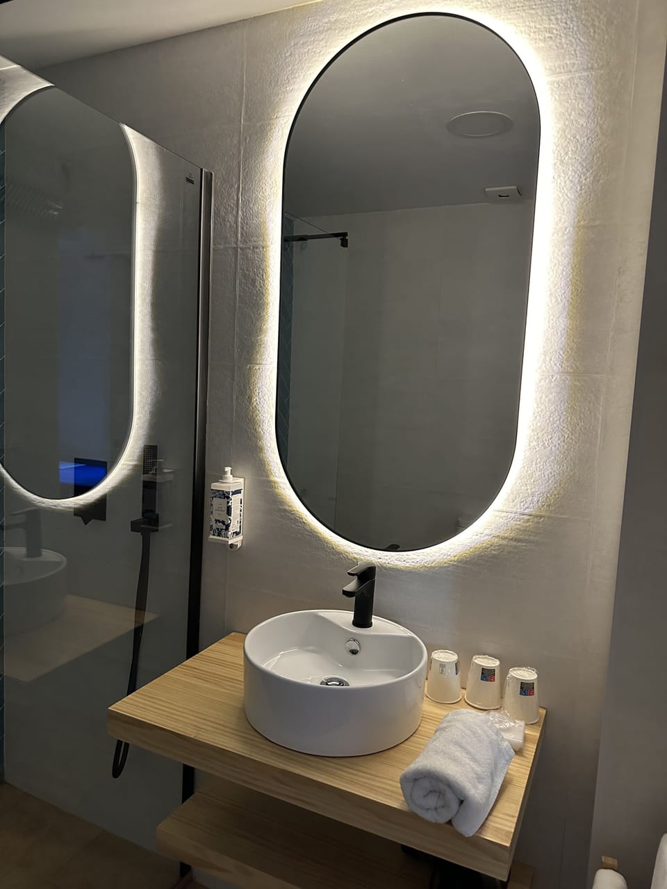 Superior Triple Room | Bathroom | Eco-friendly toiletries, hair dryer, towels, soap