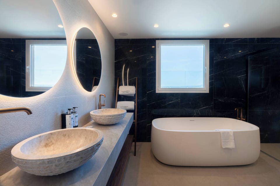 Eco-friendly toiletries, hair dryer, towels