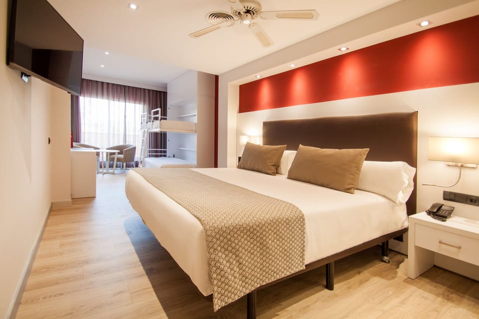 Minibar, in-room safe, desk, soundproofing