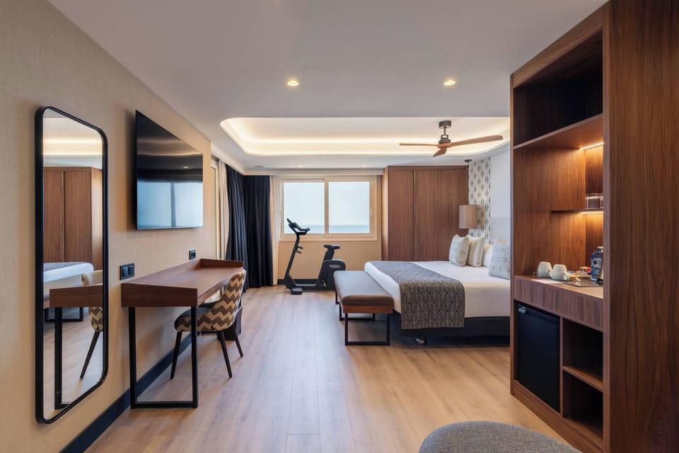 Minibar, in-room safe, desk, soundproofing