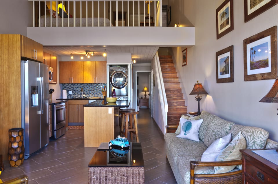 Standard Room, 2 Bedrooms, 2 Bathrooms | Private kitchen | Fridge, microwave, oven, stovetop