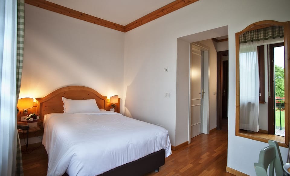 Double or Twin Room | Desk, free WiFi, bed sheets