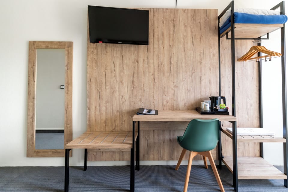 Double Room, Accessible | Desk, soundproofing, iron/ironing board, free WiFi