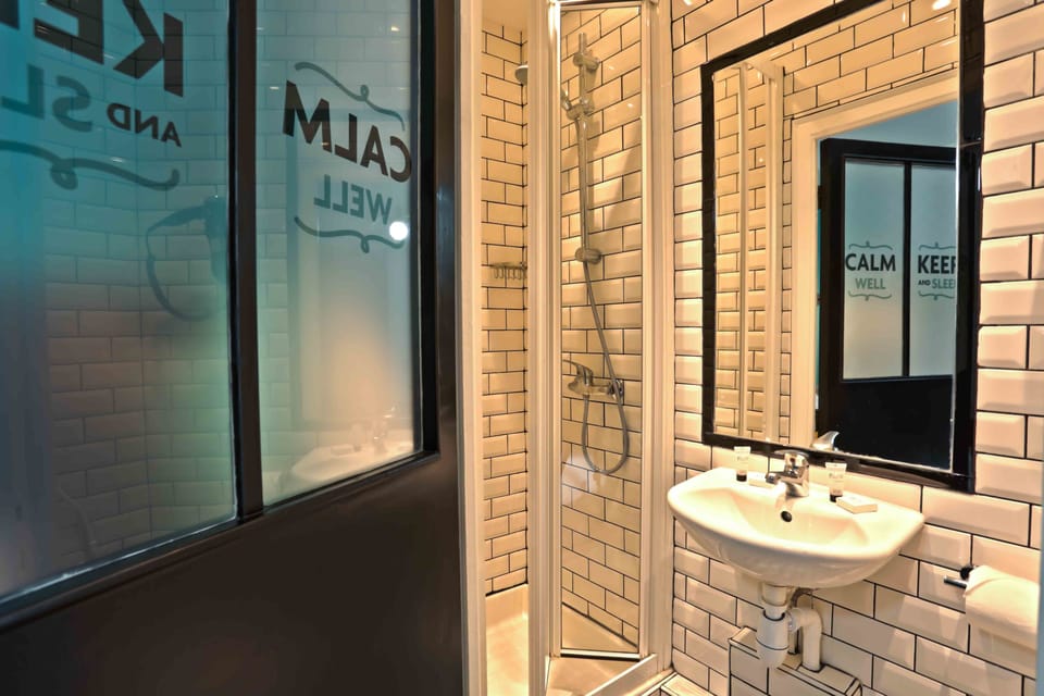 Shower, free toiletries, hair dryer