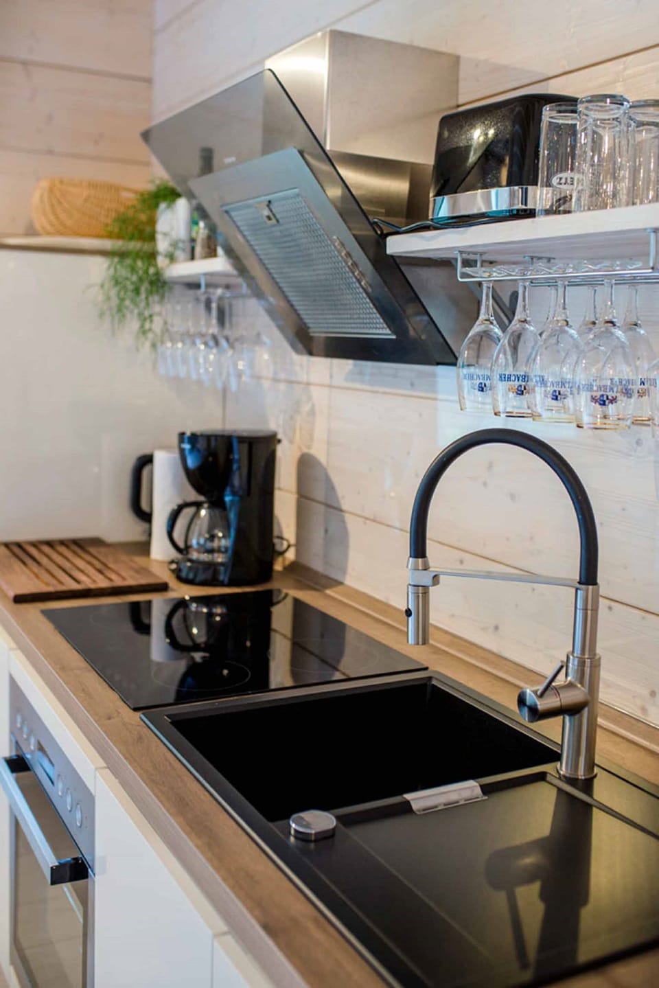 Chalet | Private kitchen | Oven, stovetop, dishwasher, toaster