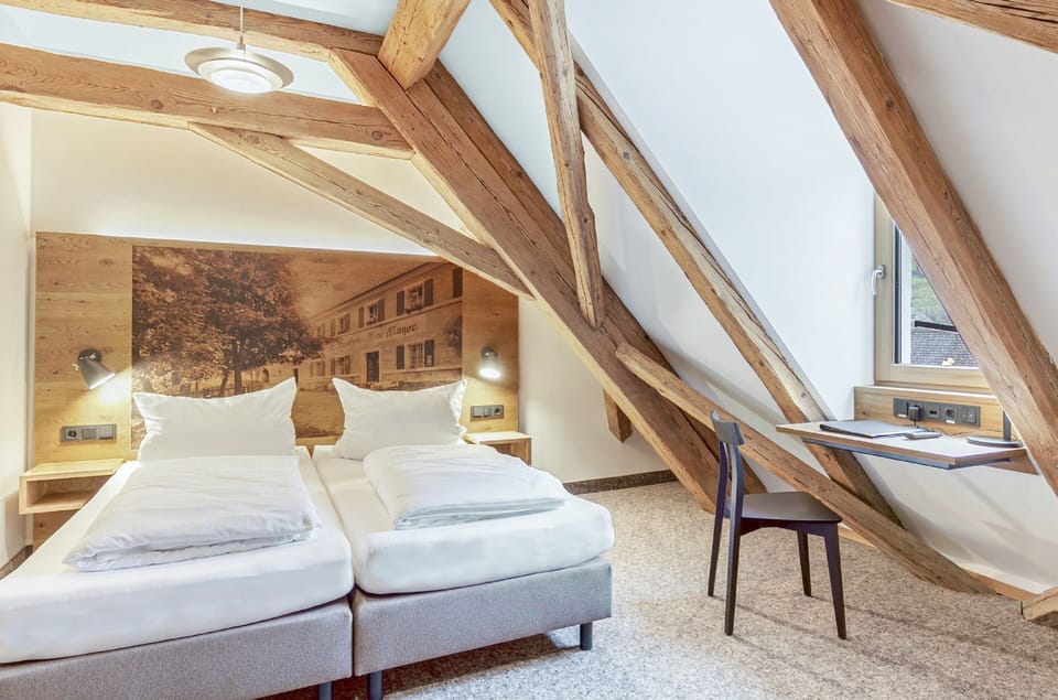 Room | In-room safe, desk, bed sheets