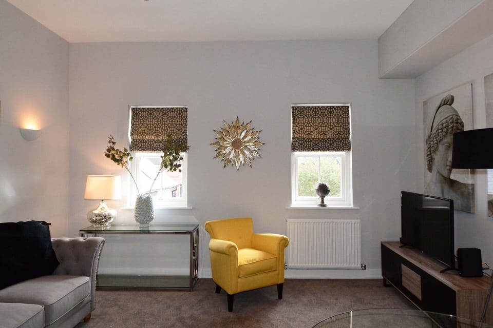 Leamington Spa Serviced Apartment Stratford Suite Living