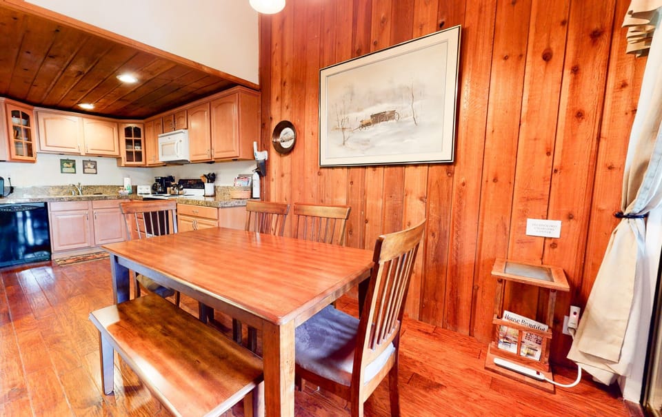 Condo, 2 Bedrooms | Interior