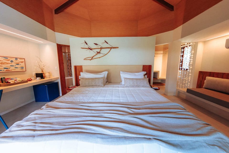 Private Bungalow | Minibar, iron/ironing board (on request), WiFi (free)
