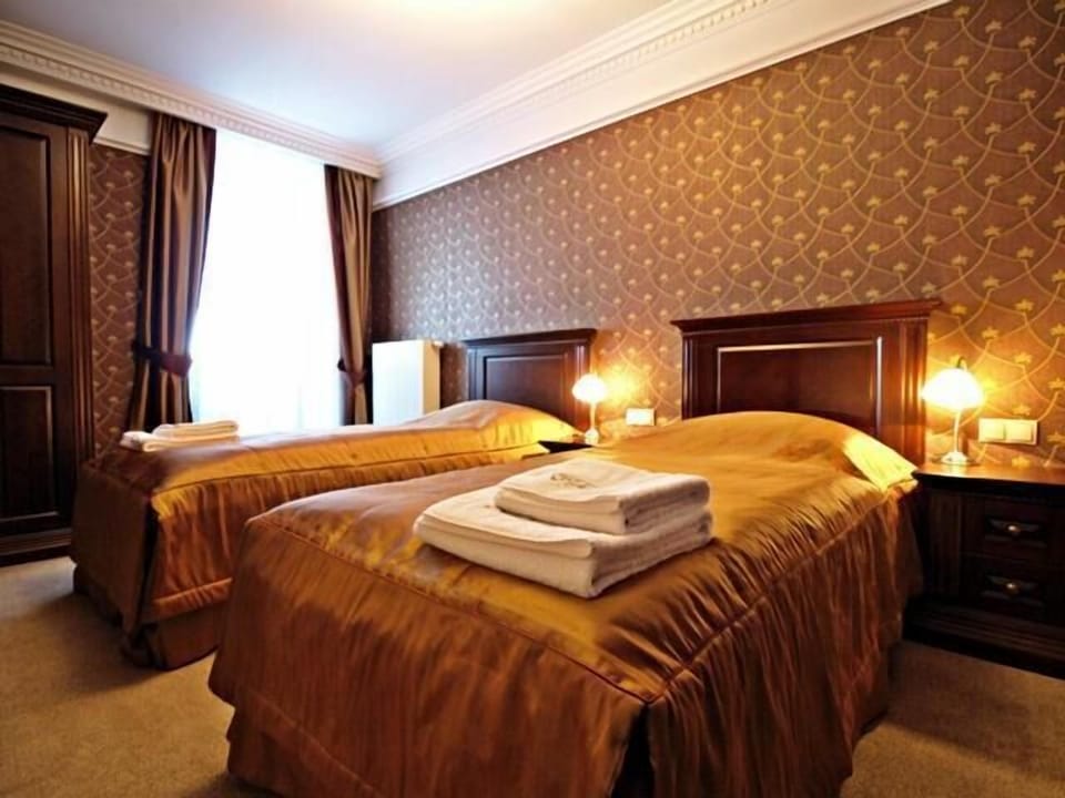 1 bedroom, hypo-allergenic bedding available, desk, blackout drapes